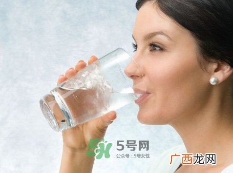 一直在喝水为什么还是嘴干_一直在喝水还是嘴干怎么办