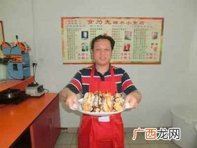 男的摆地摊适合卖什么(男人摆摊卖小吃怎么样