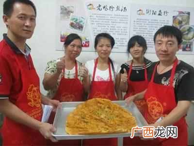 男的摆地摊适合卖什么(男人摆摊卖小吃怎么样