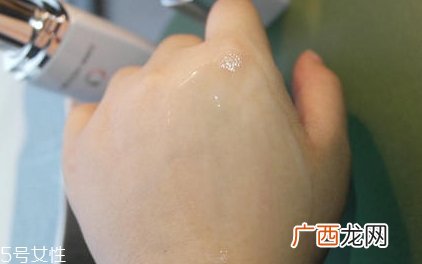 雅诗兰黛晶透沁白精华怎么样？一起来看看评测