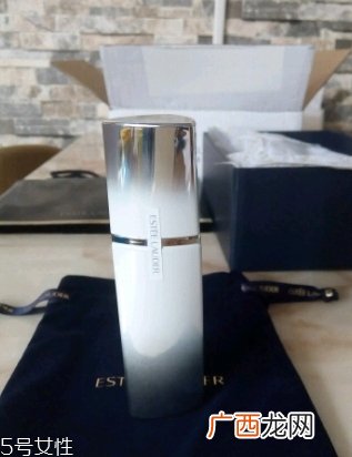 雅诗兰黛晶透沁白精华怎么样？一起来看看评测