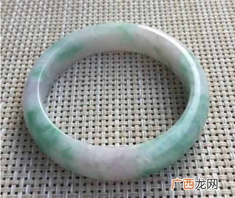 晶之梦A货翡翠什么价格（翡翠手镯A货什么价位呢