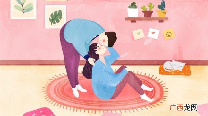 男女对视很久面无表情，面无表情的擦肩而过都是装的