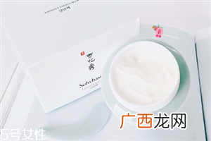 雪花秀凝脂玉和雨润睡眠面膜哪个好？改善皮肤暗黄