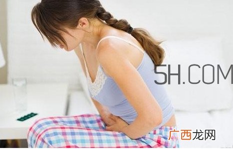 霉菌性阴炎怎么引起的？霉菌性阴炎严重吗