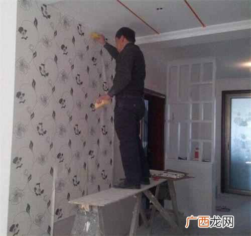 自己在家怎么贴墙纸 家里贴什么墙纸比较好