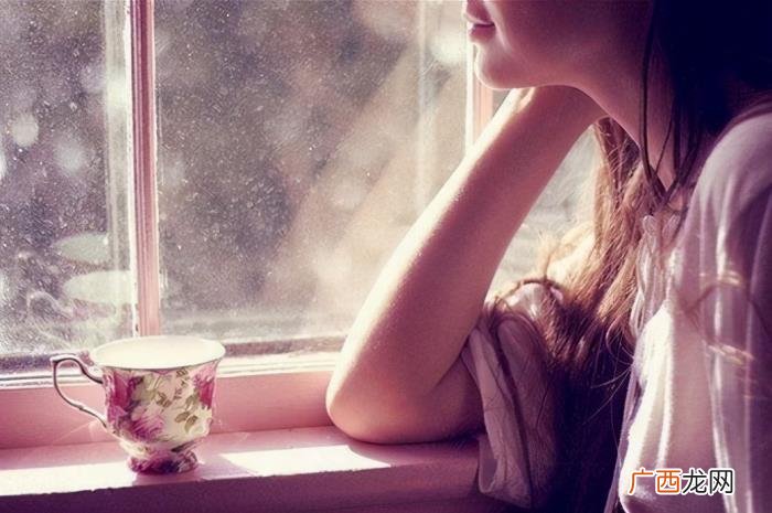 能够拒绝暧昧的女生，不懂得远离暧昧的女人