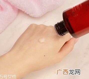 雅诗兰黛爽肤水保质期