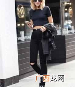 高腰牛仔裤配什么上衣(女生高腰牛仔裤怎么搭