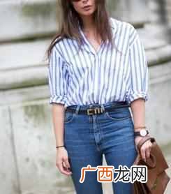 高腰牛仔裤配什么上衣(女生高腰牛仔裤怎么搭