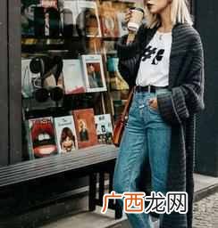 高腰牛仔裤配什么上衣(女生高腰牛仔裤怎么搭