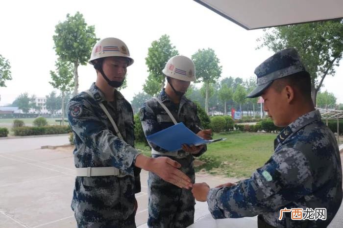 这7位超帅超励志的兵哥哥 男励志图