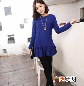 蓝色配什么颜色最好看(女生蓝色服装搭配技巧