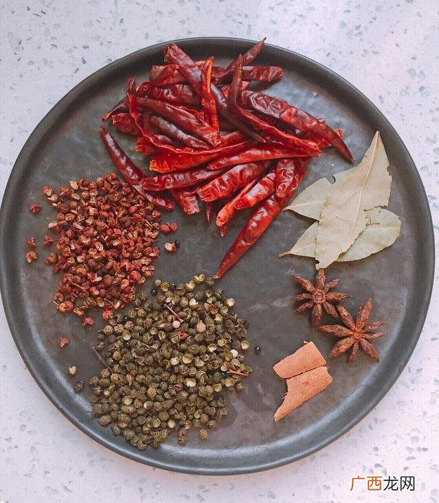 周黑鸭的做法,周黑鸭卤料