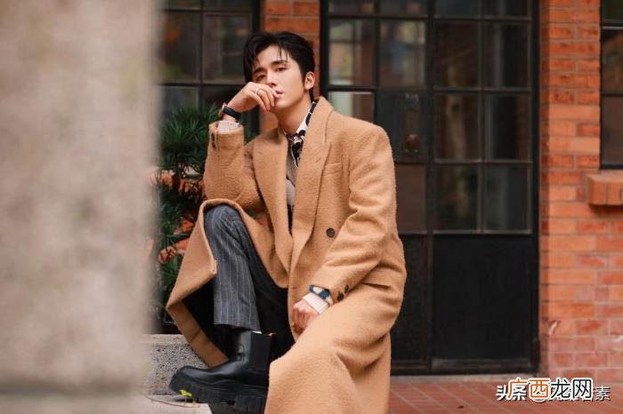 张新成穿女装，张新成这些年成长的不仅是他的女装扮相