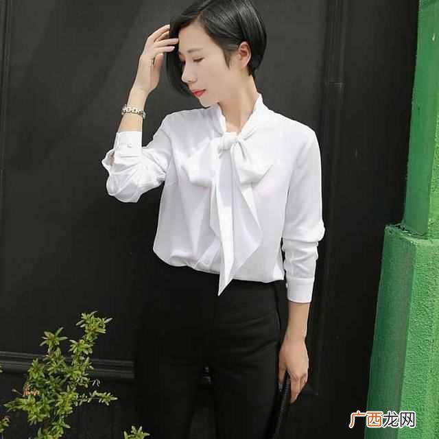 白衬衫搭配穿什么好（白衬衫下面搭配什么好看