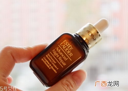 雅诗兰黛精华和眼霜怎么用？其实是有先后顺序的