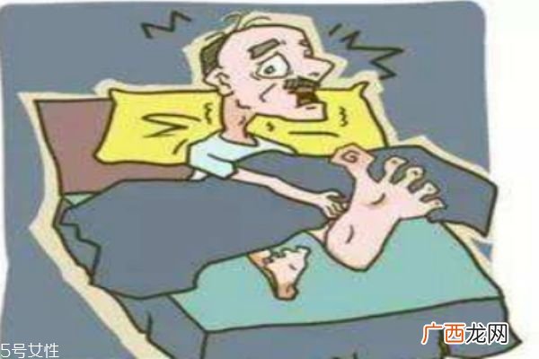 抽筋是什么原因造成的呢睡觉为什么会腿抽筋