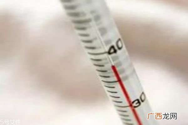 发烧是怎么引起的高烧的两种误区