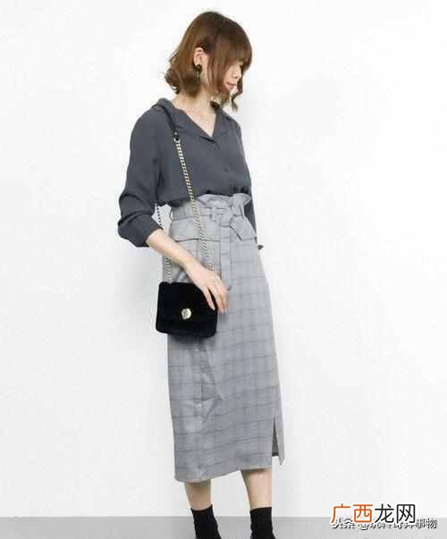 格子的衣服配什么下装好（格子的服装如何搭配