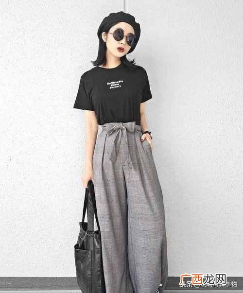 格子的衣服配什么下装好（格子的服装如何搭配