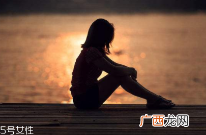 抑郁症为什么会引发腹泻？神经功能混乱危害大