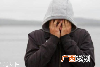 抑郁症为什么会引发腹泻？神经功能混乱危害大