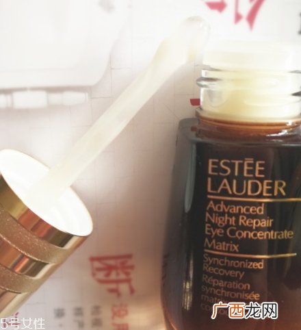 雅诗兰黛精华液多少钱？年轻肌肤的秘密