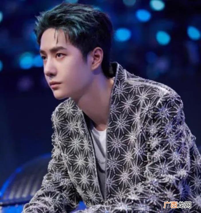 李易峰是流量明星吗，李易峰、肖战、王一博、易烊千玺代表的是流量明星