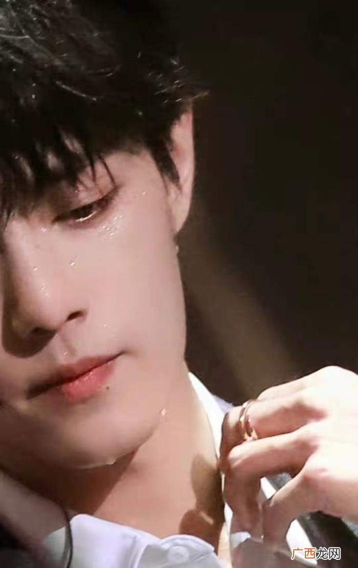 领带舞肖战，肖战打领带简直绝了
