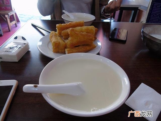 一天挣一千块钱的方法,现在开什么店最好赚钱