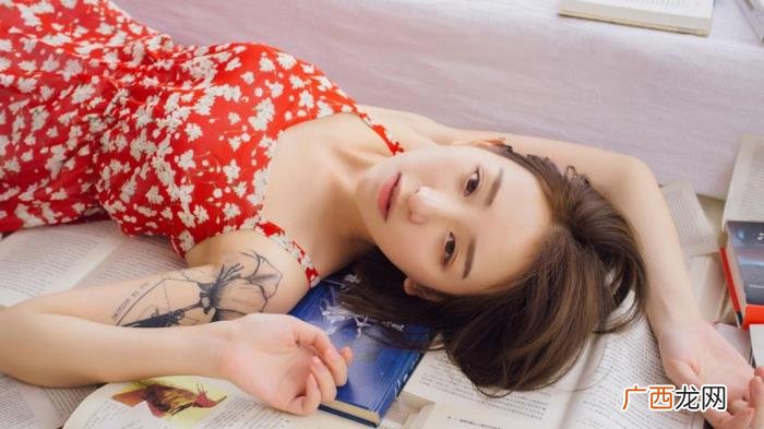 跟没见过面的妹子没话题聊了，和刚认识的女生聊天没话题
