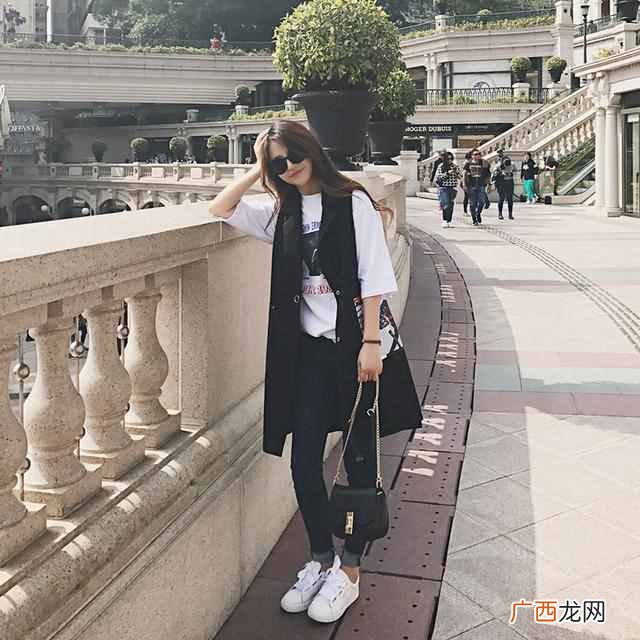 西装马甲配什么衣服好看（女生西装马甲怎么搭