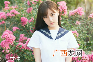 如何给唇部去死皮？双唇变得自然剔透