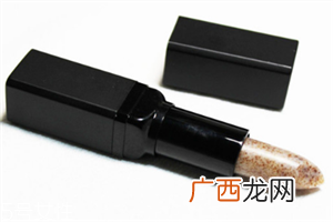 唇部磨砂膏有用吗？有效淡化唇色