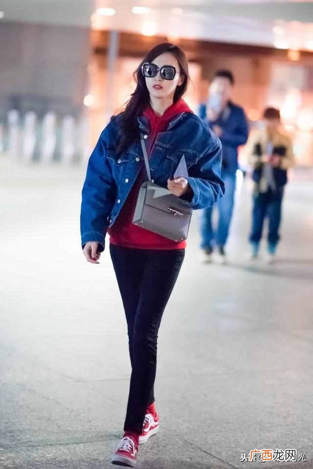 运动裤女配什么上衣（运动裤搭配什么上衣好看