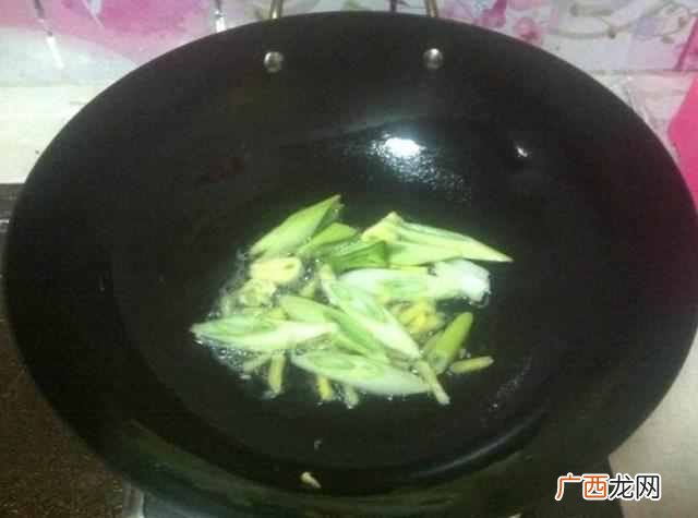 火锅底料都用了哪些配料（自己在家怎么制作好