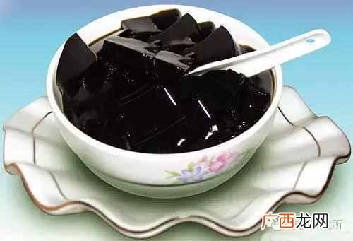 一点点中的仙草是什么(奶茶中常见的配料是什
