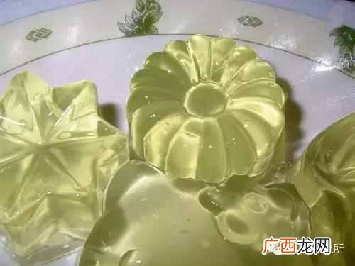 一点点中的仙草是什么(奶茶中常见的配料是什
