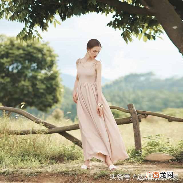四十多岁穿什么样的裙子好看（40-50岁适合穿哪些