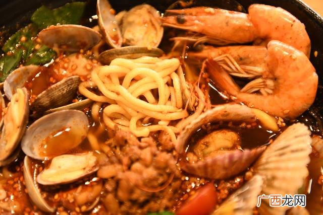 开一家小店需要多少钱,开一个小吃店大概需要多少钱