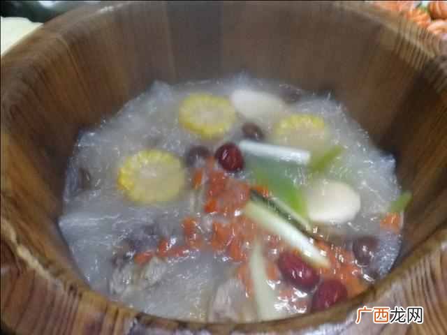木桶滋滋锅能做什么菜（木桶滋滋锅是哪个地方
