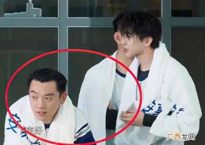 蔡徐坤满脸看着宋雨琦,蔡徐坤有多喜欢宋雨琦