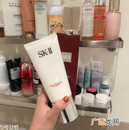 sk2洗面奶和cpb洗面奶哪个好用？无限回购的洗面奶