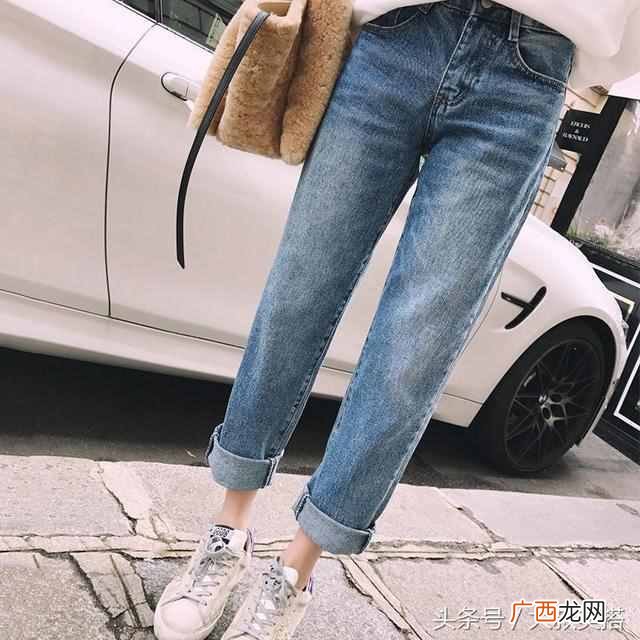 粉色外套里面搭配什么颜色好看（粉色外套配色
