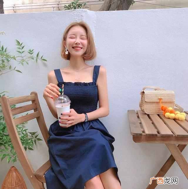短发女生穿衣搭配技巧 女生短发配什么衣服