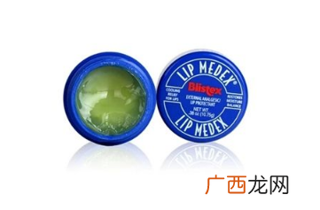 blistex唇膏有哪几款？使用唇膏应该适量