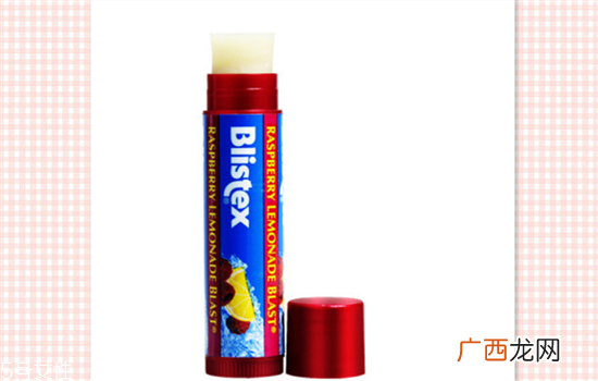blistex唇膏有哪几款？使用唇膏应该适量
