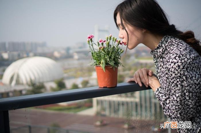 分手后再次见面怎么做,分手后和前任再相遇
