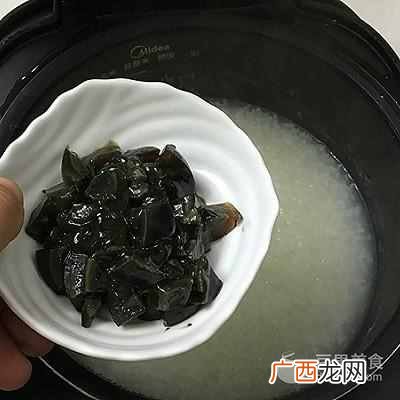 皮蛋瘦肉粥怎么做好吃（皮蛋瘦肉粥里面要放什
